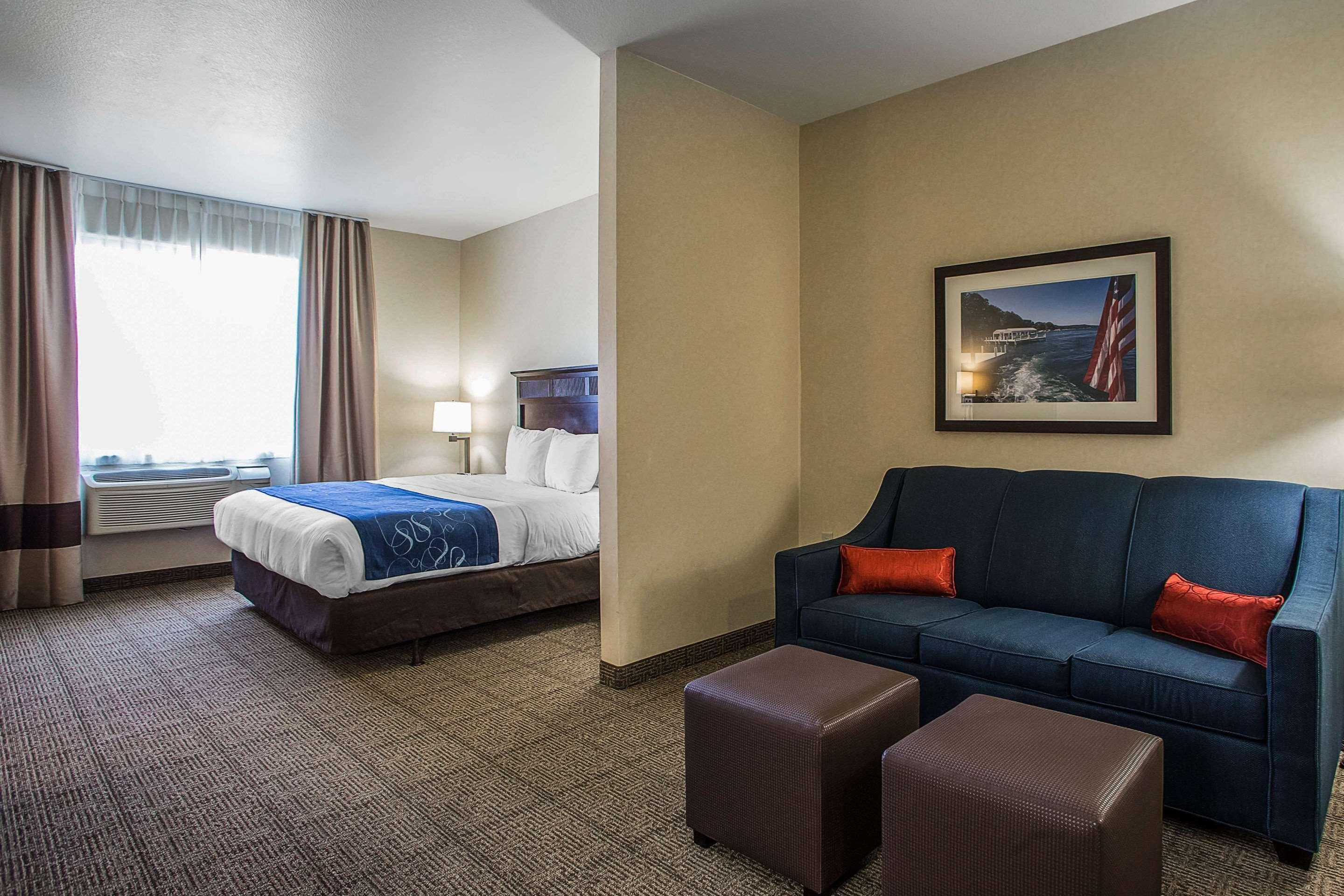 Comfort Suites Lake Geneva East Exterior foto