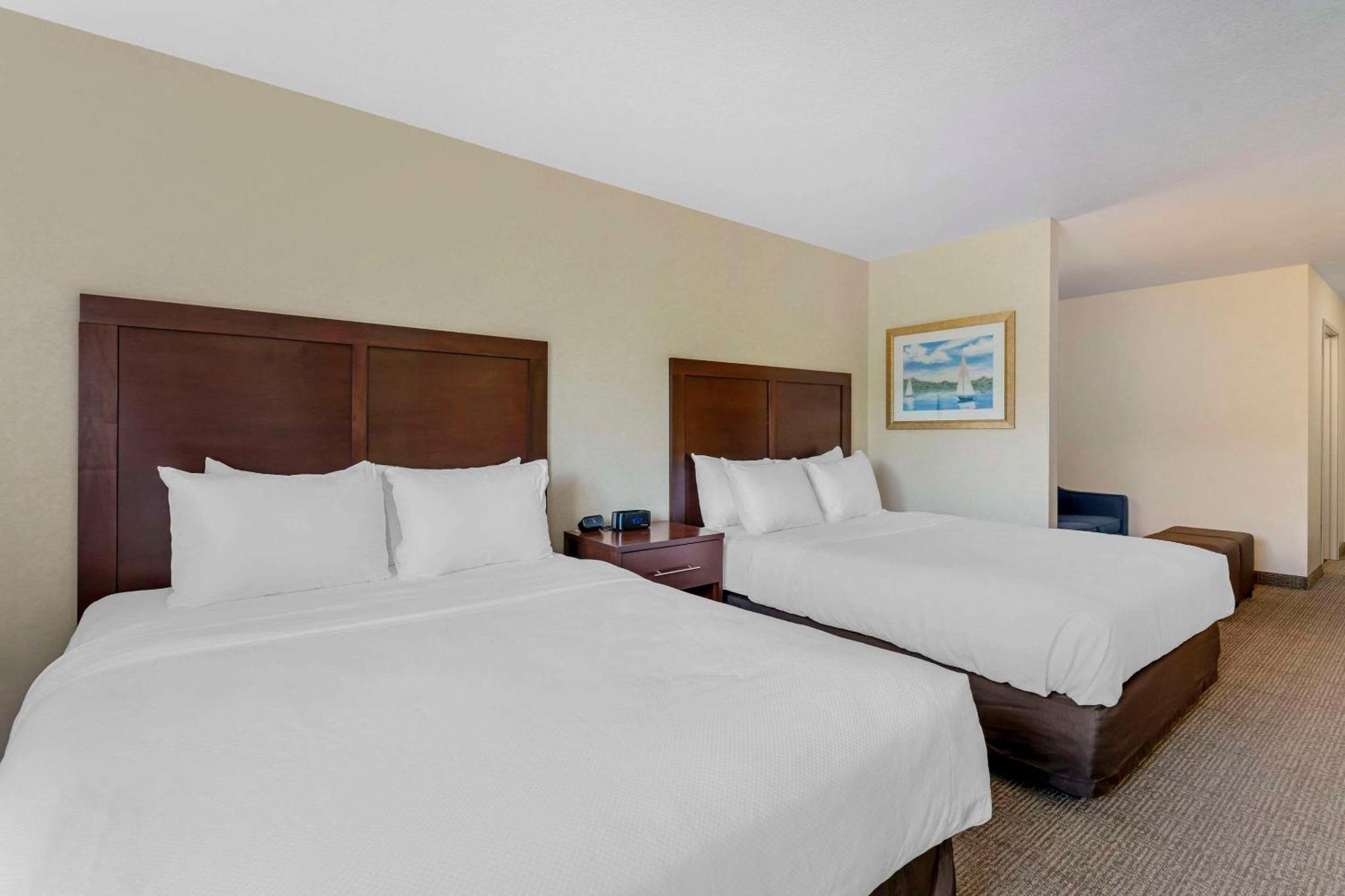 Comfort Suites Lake Geneva East Exterior foto