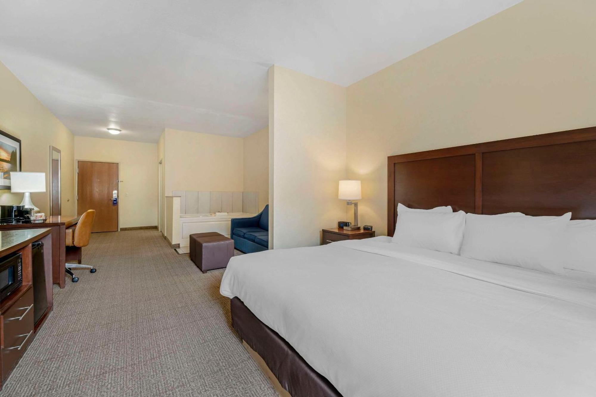 Comfort Suites Lake Geneva East Exterior foto